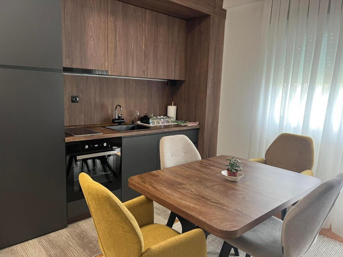 Kuman Apartments Kumanovo Buitenkant foto